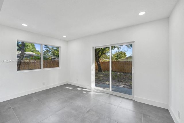 680 SW 29th Ter, Fort Lauderdale, FL 33312