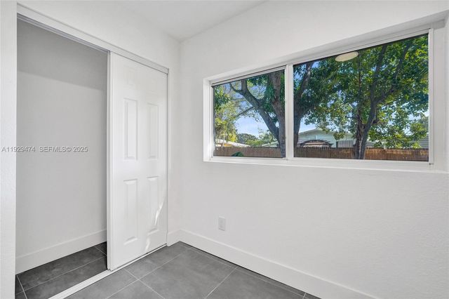 680 SW 29th Ter, Fort Lauderdale, FL 33312