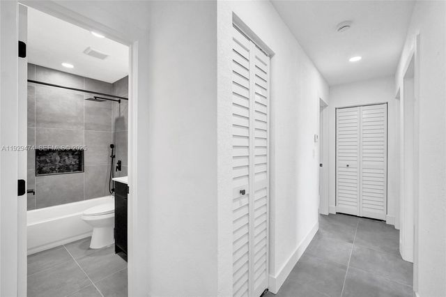 680 SW 29th Ter, Fort Lauderdale, FL 33312