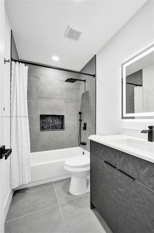 680 SW 29th Ter, Fort Lauderdale, FL 33312