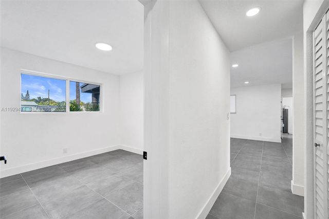 680 SW 29th Ter, Fort Lauderdale, FL 33312