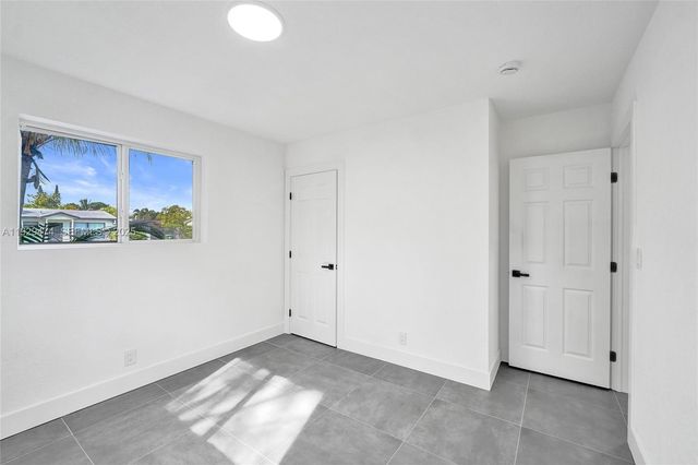 680 SW 29th Ter, Fort Lauderdale, FL 33312