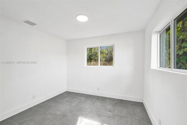 680 SW 29th Ter, Fort Lauderdale, FL 33312