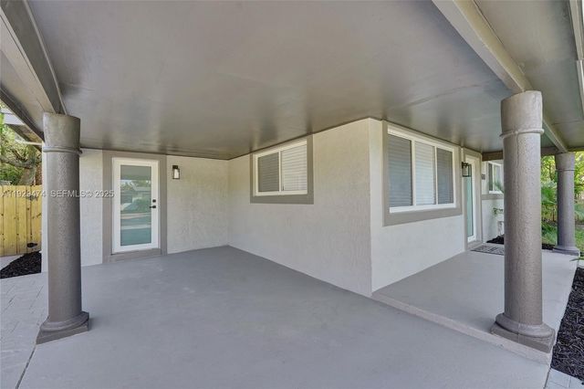 680 SW 29th Ter, Fort Lauderdale, FL 33312