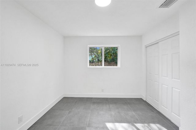 680 SW 29th Ter, Fort Lauderdale, FL 33312