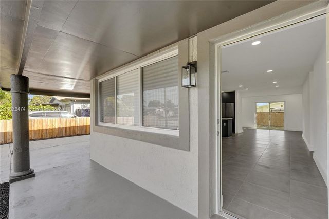 680 SW 29th Ter, Fort Lauderdale, FL 33312