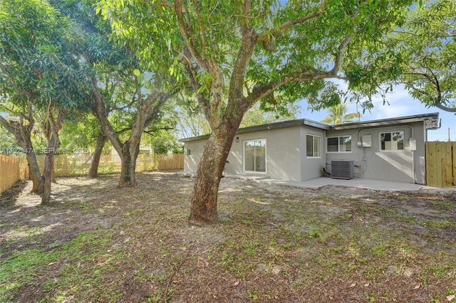 680 SW 29th Ter, Fort Lauderdale, FL 33312