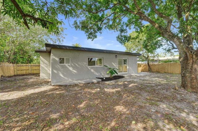 680 SW 29th Ter, Fort Lauderdale, FL 33312