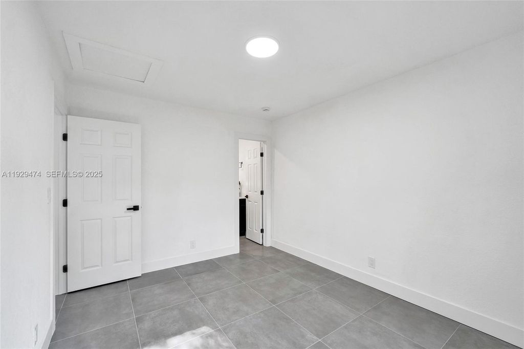 Image 64 of property listing at 680 SW 29th Ter, Fort Lauderdale, FL 33312