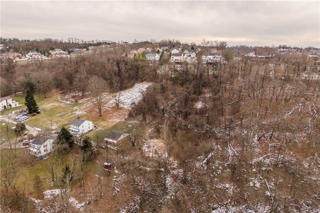 1853 Essen Hill Road, Upper St Clair, PA 15241