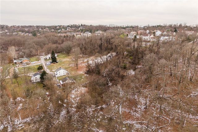 1853 Essen Hill Road, Upper St Clair, PA 15241