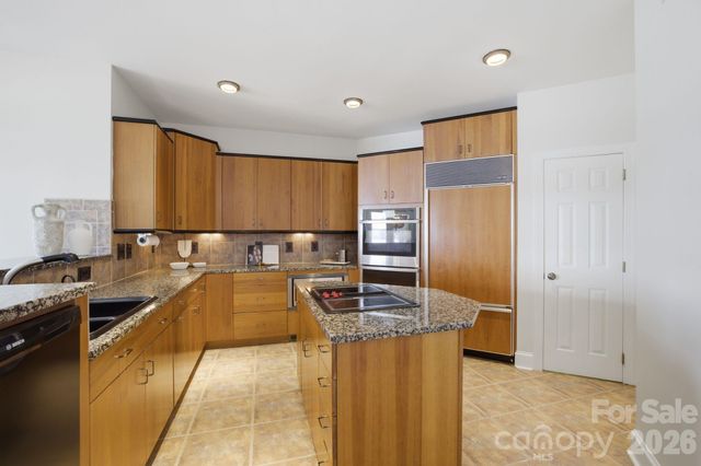 144 Mariner Pointe Lane, Mooresville, NC 28117