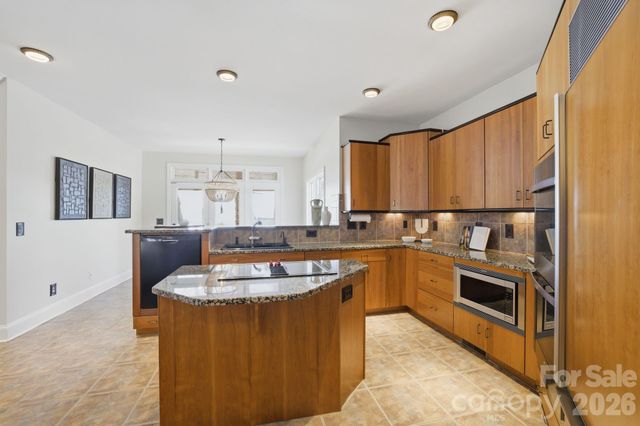 144 Mariner Pointe Lane, Mooresville, NC 28117