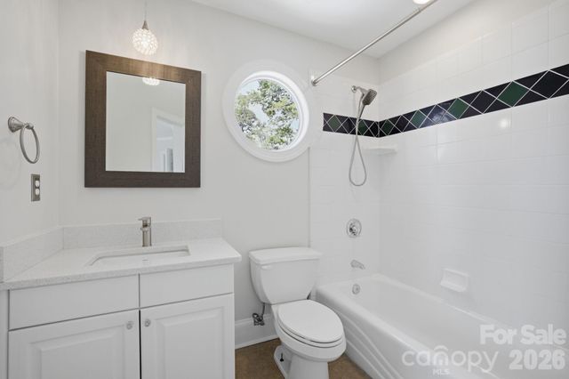 144 Mariner Pointe Lane, Mooresville, NC 28117