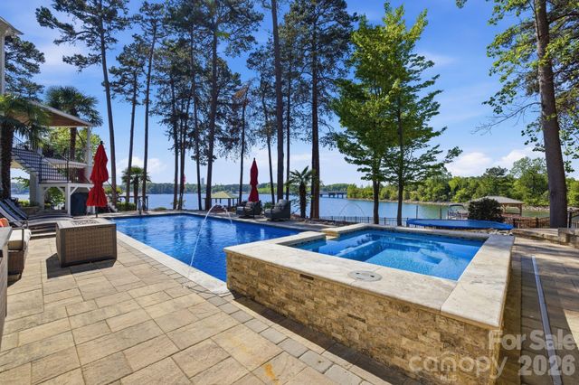144 Mariner Pointe Lane, Mooresville, NC 28117