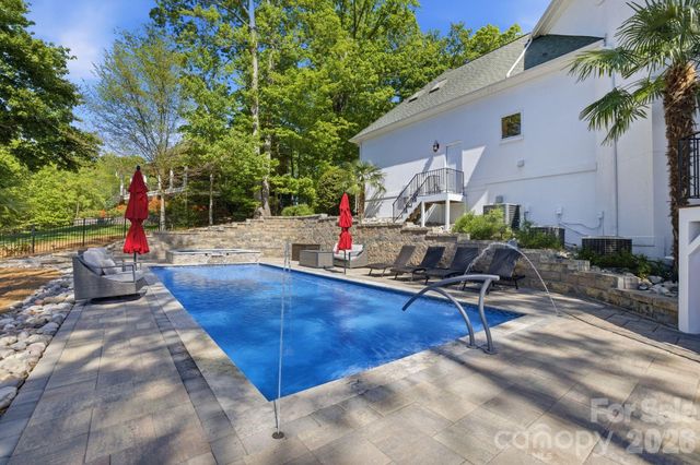 144 Mariner Pointe Lane, Mooresville, NC 28117
