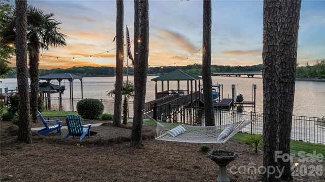 144 Mariner Pointe Lane, Mooresville, NC 28117