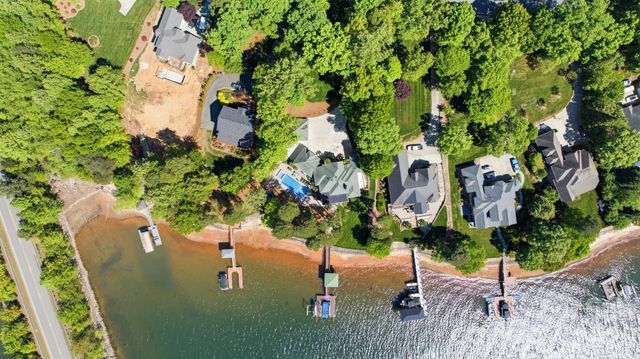 144 Mariner Pointe Lane, Mooresville, NC 28117