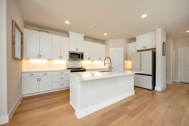 4720 Smokey Quartz Lane, Arlington, TX 76005