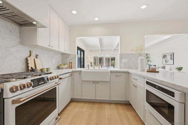 7420 Teasdale Ave, San Diego, CA 92122