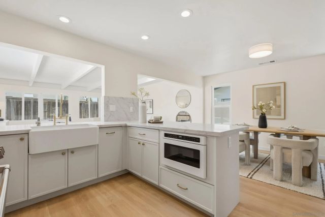 7420 Teasdale Ave, San Diego, CA 92122