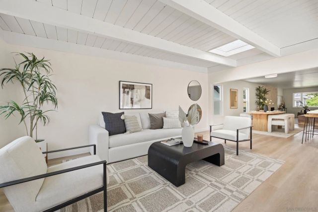 7420 Teasdale Ave, San Diego, CA 92122