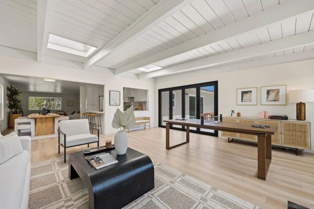 7420 Teasdale Ave, San Diego, CA 92122