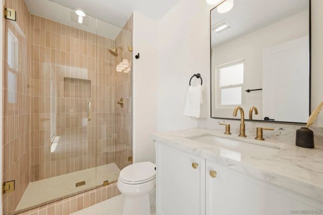 7420 Teasdale Ave, San Diego, CA 92122