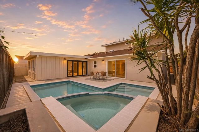 7420 Teasdale Ave, San Diego, CA 92122