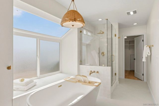 7420 Teasdale Ave, San Diego, CA 92122