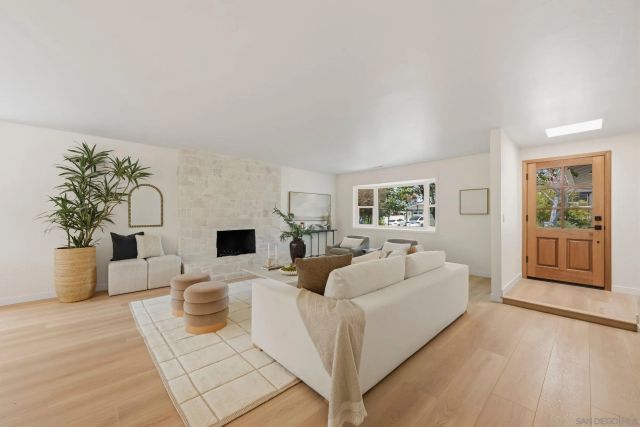 7420 Teasdale Ave, San Diego, CA 92122