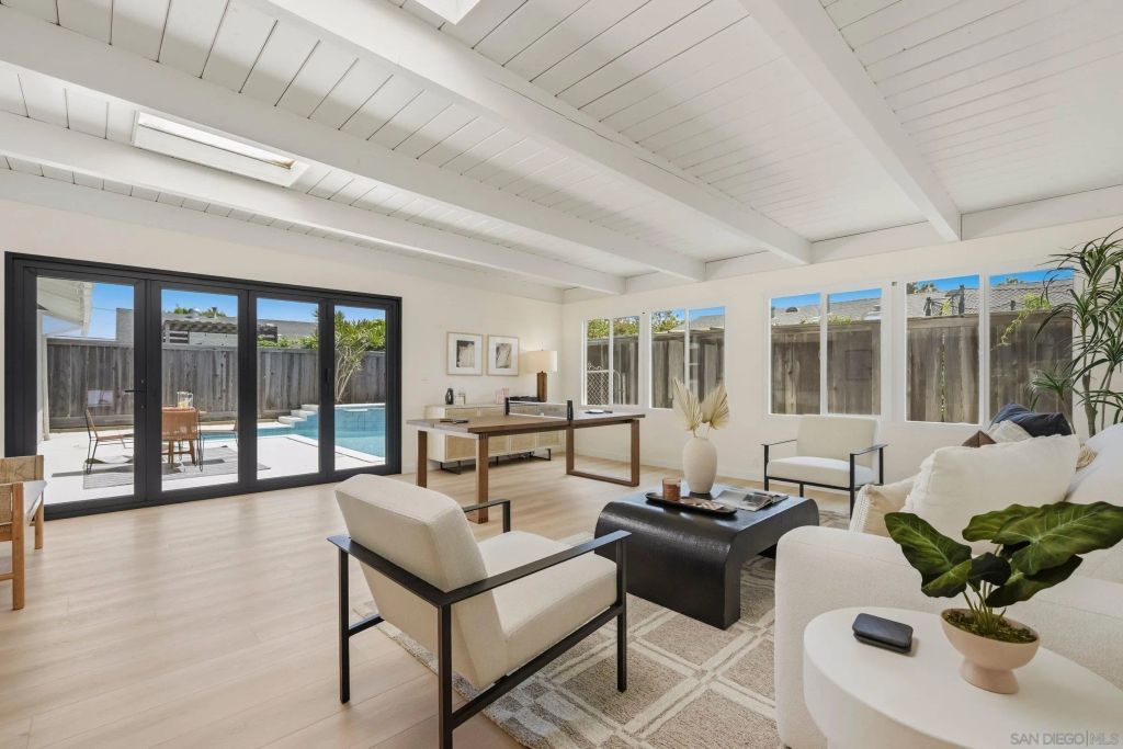 7420 Teasdale Ave, San Diego, CA 92122
