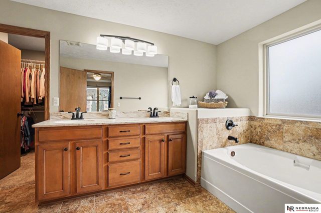 12614 S 82nd Street, Papillion, NE 68046