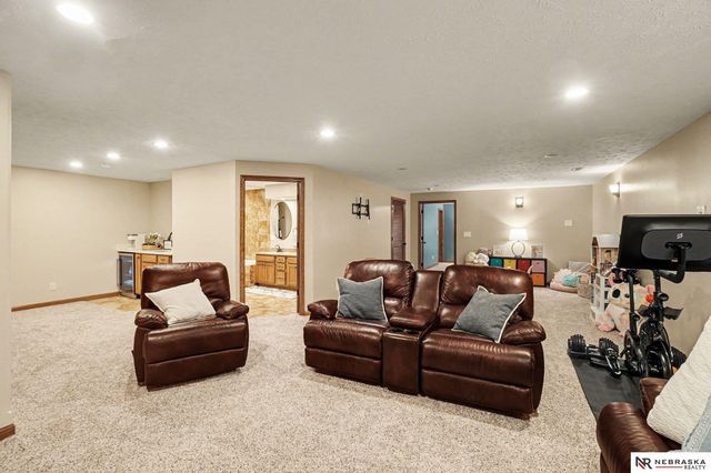 12614 S 82nd Street, Papillion, NE 68046