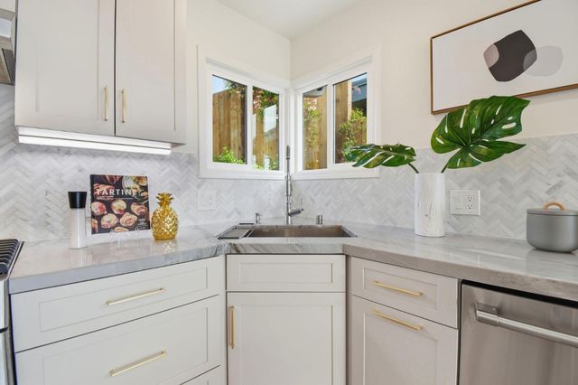 4198 Huntington Street, Oakland, CA 94619