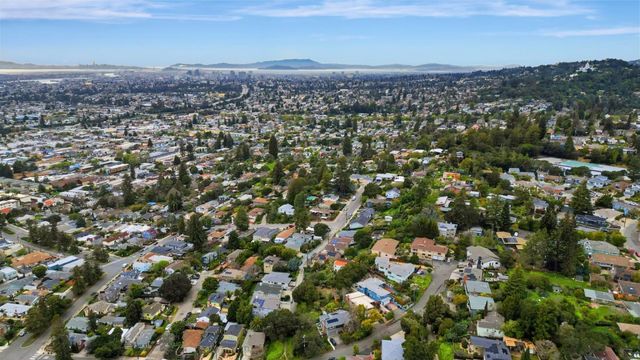 4198 Huntington Street, Oakland, CA 94619