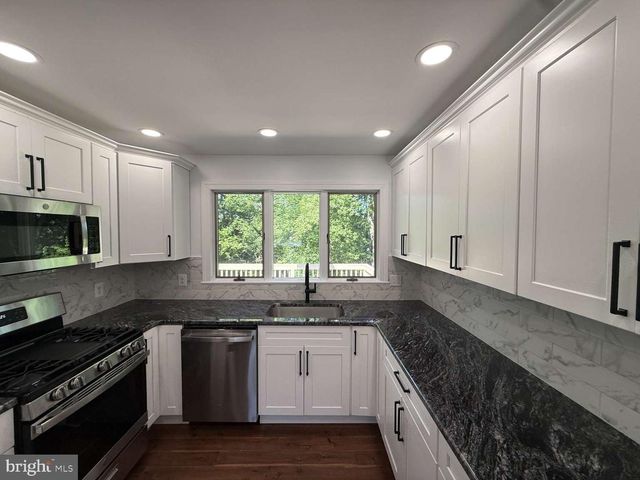 48 WALTERS LN, Royersford, PA 19468