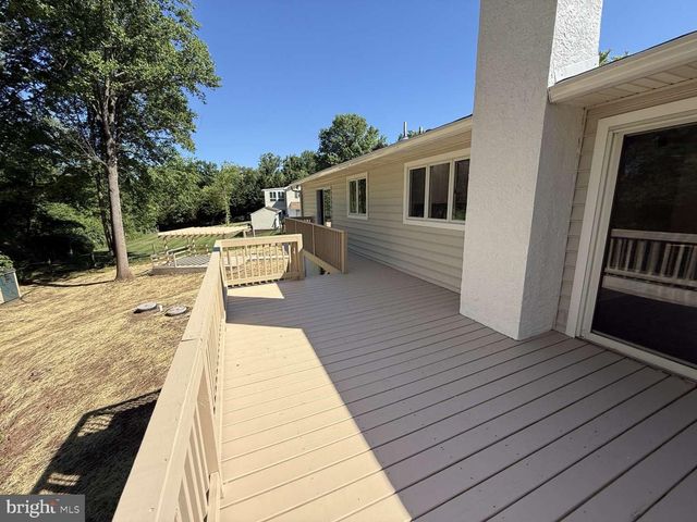 48 WALTERS LN, Royersford, PA 19468