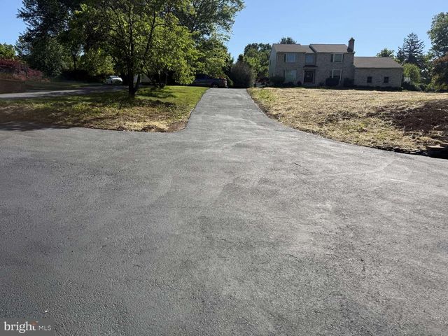 48 WALTERS LN, Royersford, PA 19468