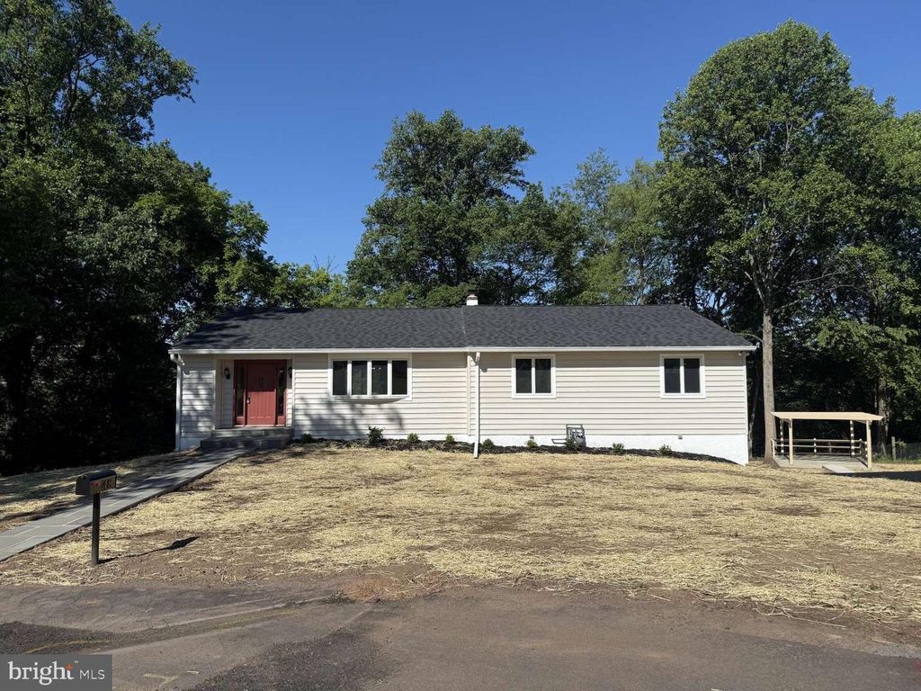48 WALTERS LN, Royersford, PA 19468
