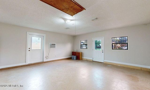 3213 TRISHAS Court, Green Cove Springs, FL 32043
