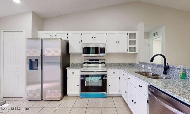 3213 TRISHAS Court, Green Cove Springs, FL 32043