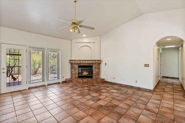 6340 N Valley View Road, Tucson, AZ 85718