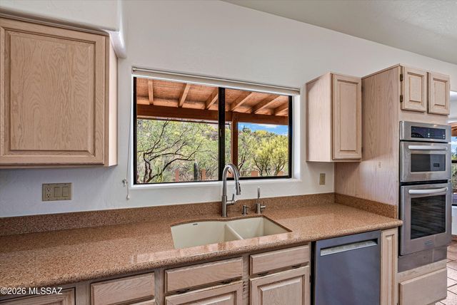 6340 N Valley View Road, Tucson, AZ 85718