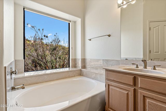 6340 N Valley View Road, Tucson, AZ 85718