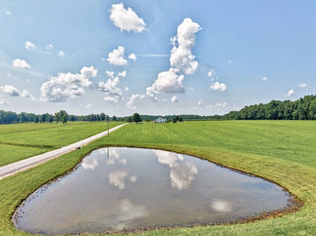 214 Camargo Rd, Fayetteville, TN 37334