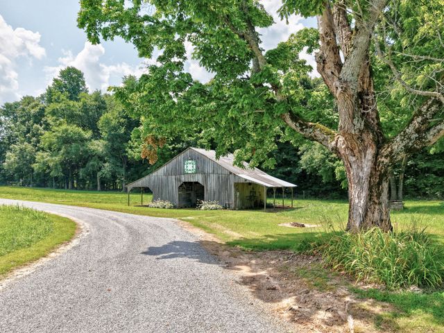 214 Camargo Rd, Fayetteville, TN 37334