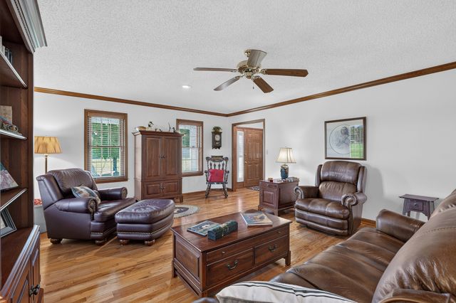 214 Camargo Rd, Fayetteville, TN 37334