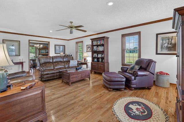 214 Camargo Rd, Fayetteville, TN 37334