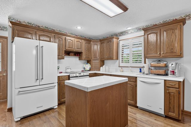214 Camargo Rd, Fayetteville, TN 37334